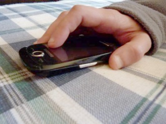 Au furat un telefon de la un minor